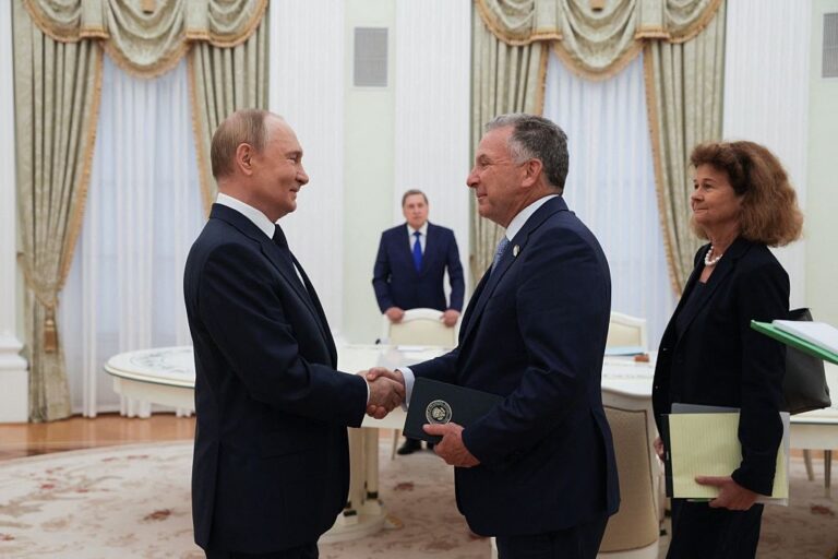 Новини світу - ЗМІ: Путін готує обмежене перемир’я у війні