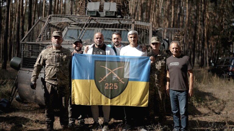 Новини України - БФ молодіжної ініціативи "Надія", Валерій Дубіль та Артем Чаплигін доставили на схід РЕБи, засоби живлення та звʼязку