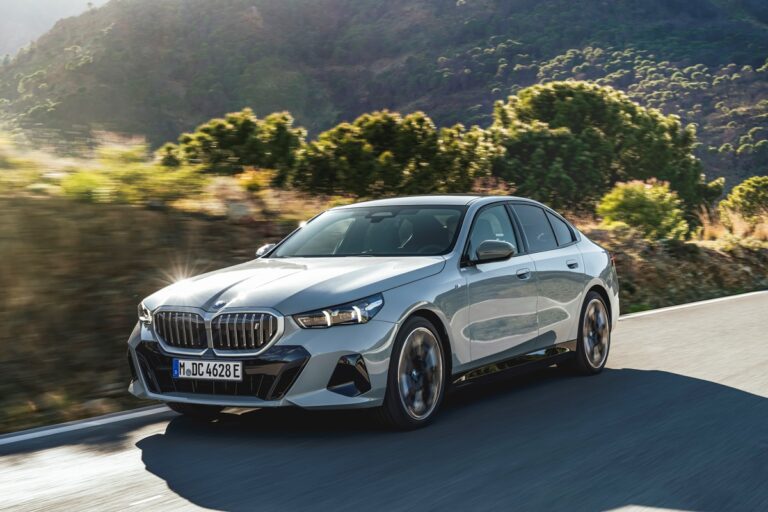Авто новини - BMW не відмовиться від седанів: "Це основа бренду"