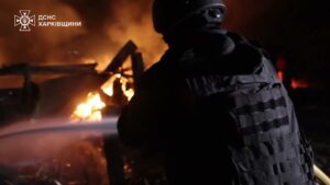 Харківщина: внаслідок ворожих ударів сталися численні пожежі, є постраждалі