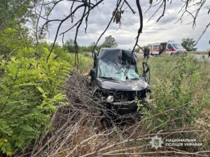 Новини України - На Одещині мікроавтобус врізався у вантажівку, серед постраждалих дитина