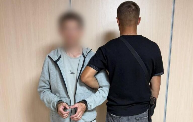 Новини України - Під Харковом чоловік зґвалтував 15-річну дівчину на кладовищі