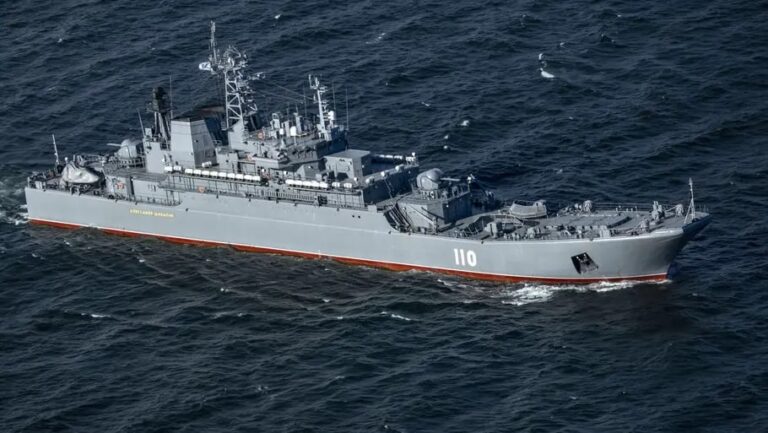 Новини світу - Поблизу Данії виявили корабель ВМФ Росії під час нальоту дронів - ЗМІ