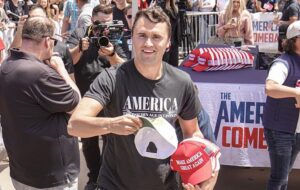 Новини світу - Соратника Трампа підстрелили на дебатах