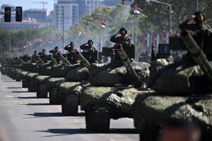Новини світу - Танки з РФ, ракети з Ізраїлю: Сербія провела парад