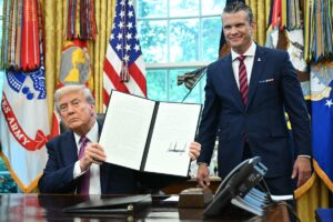 Новини світу - Трамп підписав указ про перейменування Пентагону у "Міністерство війни"