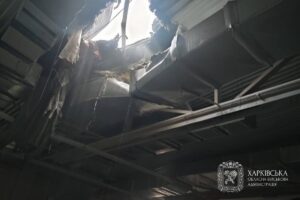 Новини України - У Харкові дрон РФ влучив у дах магазину меблів, є поранені