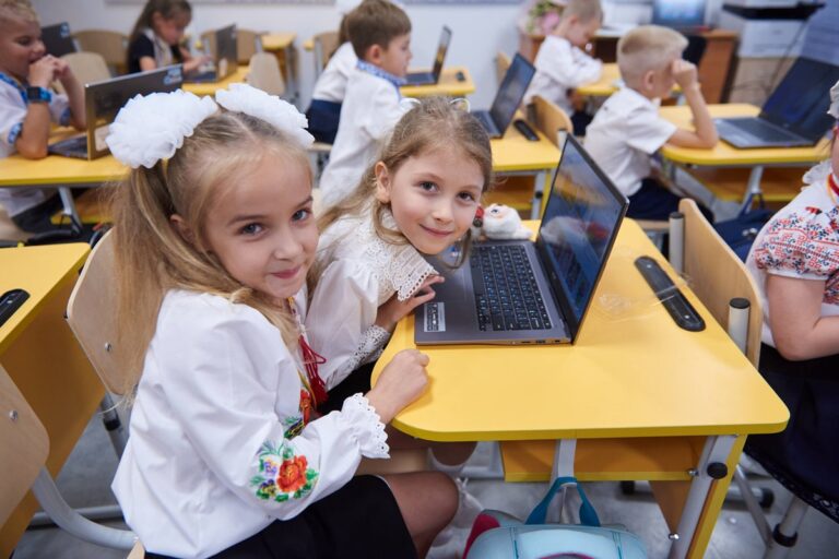Новини України - У Харкові почали роботу ще три підземні школи
