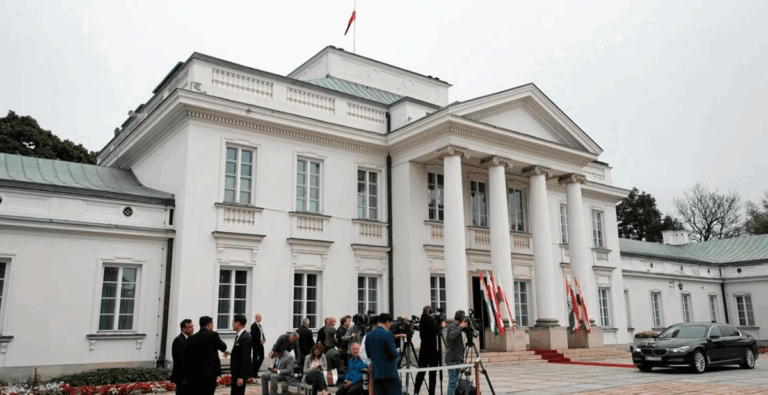 Новини світу - У Польщі знешкодили дрон, який літав над урядовими будівлями