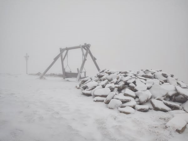 Новини України - В Карпатах випав сніг