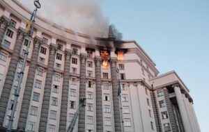 Новини України - В ОП підтвердили удар ракетою Іскандер по Кабміну