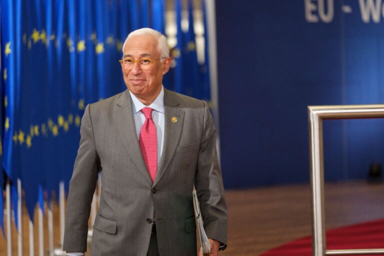 Новини світу - ЗМІ: Президент Євроради шукає спосіб обійти вето Орбана щодо вступу України