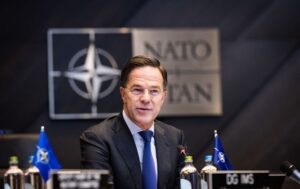 Новини світу - ЗСУ отримають безперервний потік зброї США - Рютте
