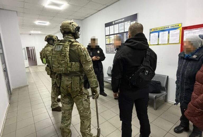 Новини України - Ни Київщині поліціянт "кришував" наркобізнес за $10 тисяч