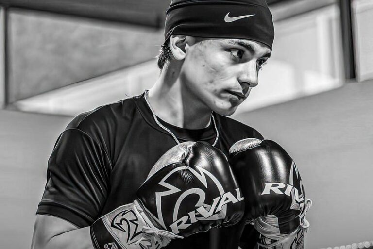 Новини спорту - Пішов з життя 17-річний син боксера на прізвисько Грім, що помер у 37 років