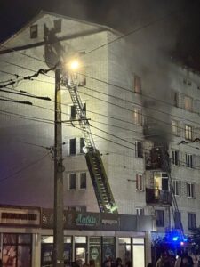 Події - Пожежа в гуртожитку Житомира: студенти отруїлися чадним димом
