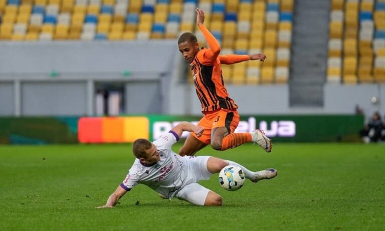 Новини спорту - Шахтар посипає голову попелом: 1:4 у грі з ЛНЗ як рекорд невдачі