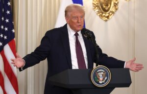 Новини світу - "Справді тупий". Трамп висміює росіян