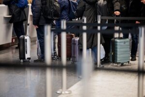 Новини світу - Третій вечір поспіль: аеропорт Вільнюса припинив роботу