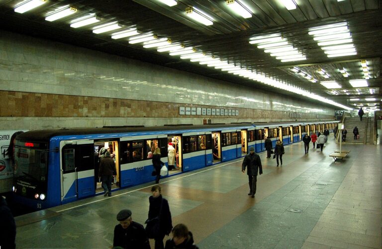 Новини Києва - У метро Києва пасажир впав на колії