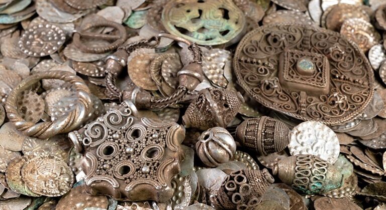 Технології - У Швеції знайшли один із найбільших середньовічних скарбів срібла