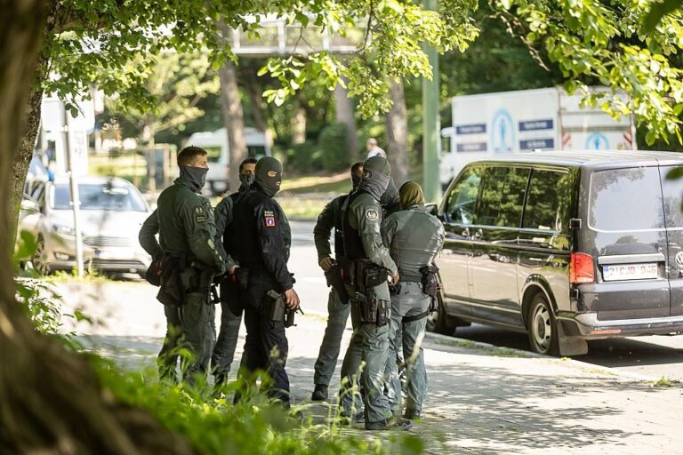Новини світу - У Європі викрили банду, що крала люксові авто для продажу в Дубаї