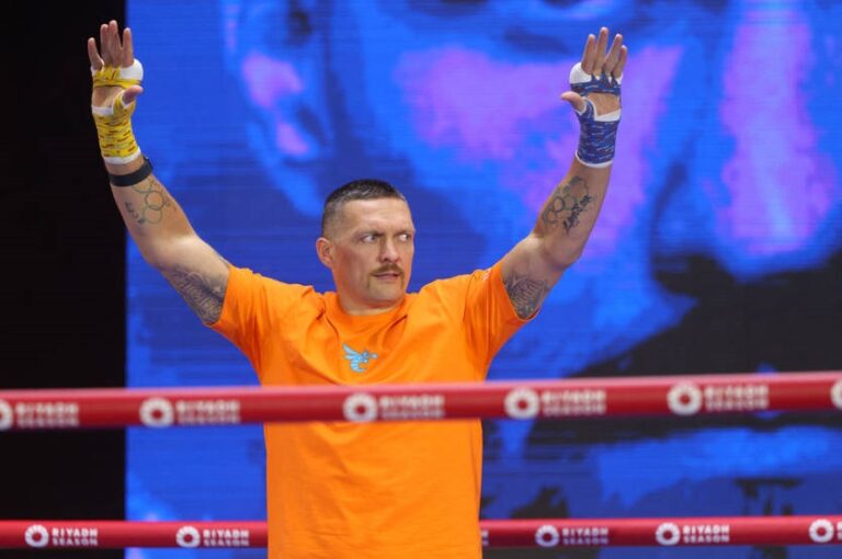 Новини спорту - Усик про завершення кар'єри в боксі: За логікою речей, далі я тренер