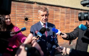 Новини світу - В Чехії стартували вибори в парламент: фаворит - антиукраїнський популіст
