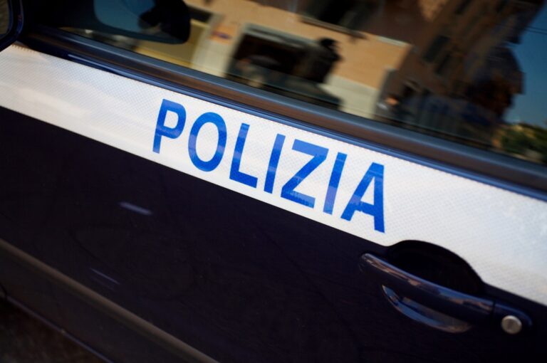 Новини світу - В Італії стався вибух біля дому журналіста-розслідувача