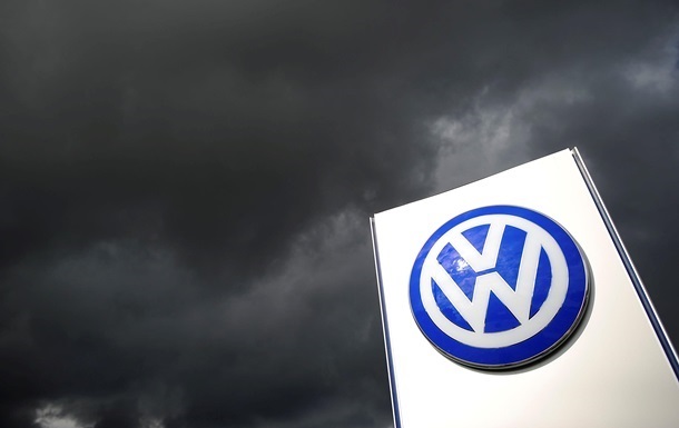 Авто новини - Volkswagen скорочує виробництво через дефіцит мікрочипів - ЗМІ