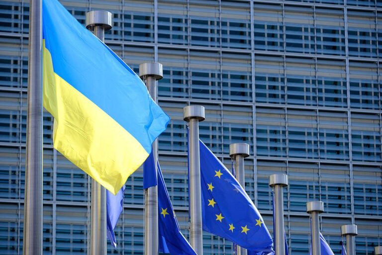 Новини світу - ЄС погодив фінансування України на два роки коштом РФ