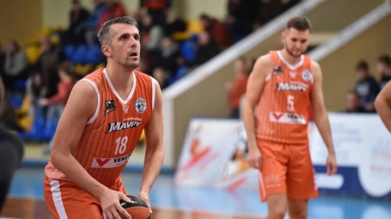 Новини спорту - Агафонов ставить крапку у професійній кар'єрі