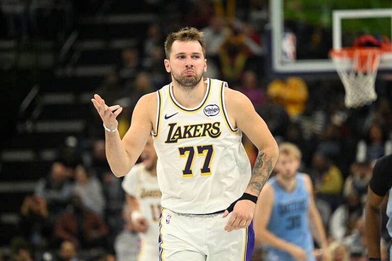 Новини спорту - Дончич випередив легенду Лейкерс за кількістю очок на початку сезону