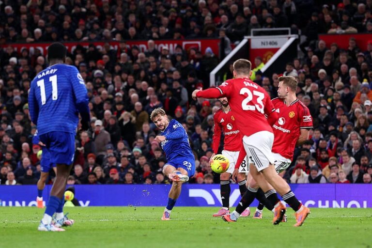 Новини спорту - Евертон сенсаційно обіграв МЮ після божевільного вилучення