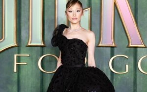 Новини культури - Фаната, який напав на Аріану Гранде, засудили в Сінгапурі