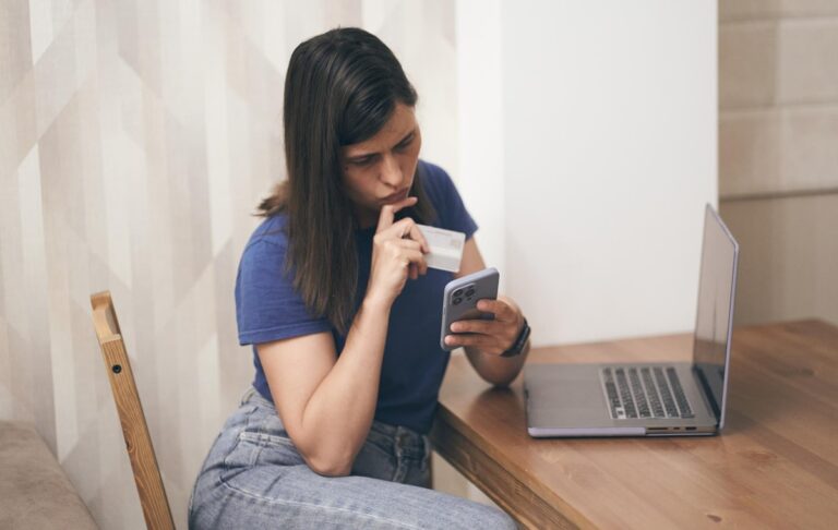 Новини бізнесу - Іспанський сервіс адмінпослуг розриває договори з росіянами - ЗМІ