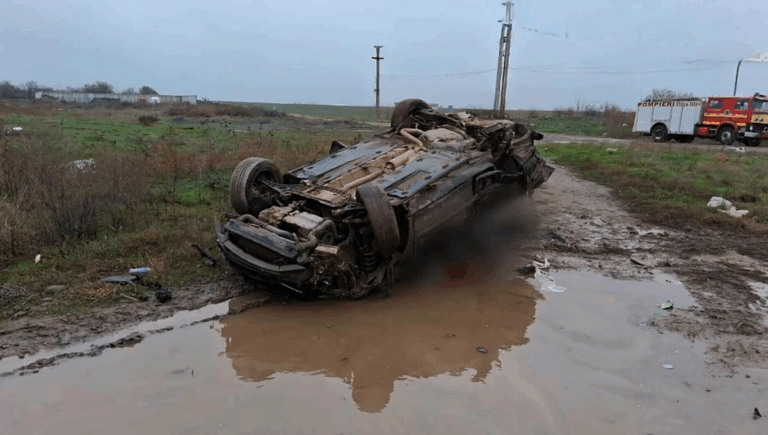 Новини світу - У Румунії потяг розчавив на переїзді автомобіль з людьми
