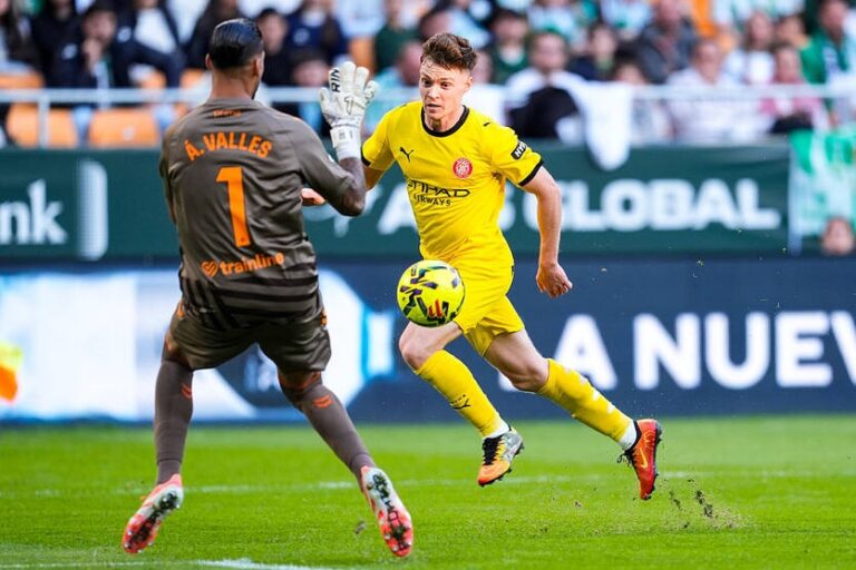 Новини спорту - Українці у складі Жирони отримали оцінки за гру з Бетісом