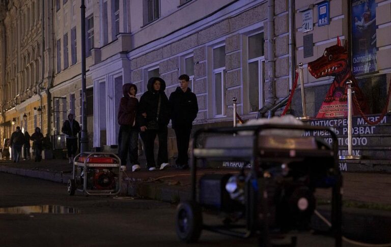 Новини України - Українцям пропонують гроші за підключення генераторів до мобільних станцій