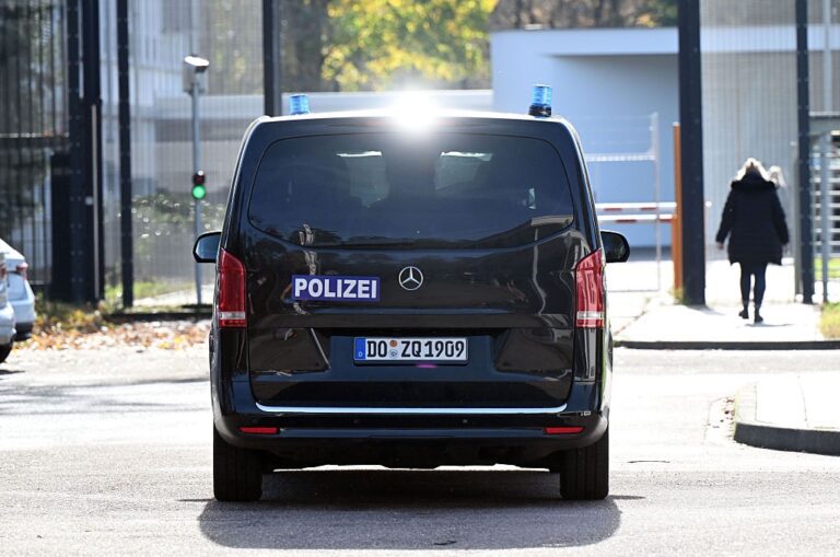 Новини світу - В Німеччині затримали чоловіка, що планував убити Меркель і Шольца