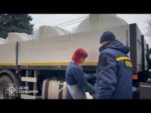Одеса: підрозділи ДСНС з регіонів забезпечують місто водою та резервним живленням
