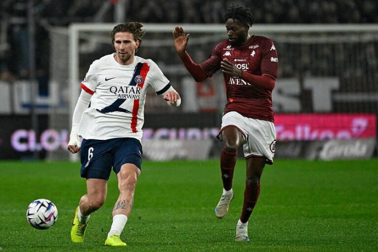 Новини спорту - У матчі Меца та ПСЖ на полі зустрілися Цітаішвілі й Забарний