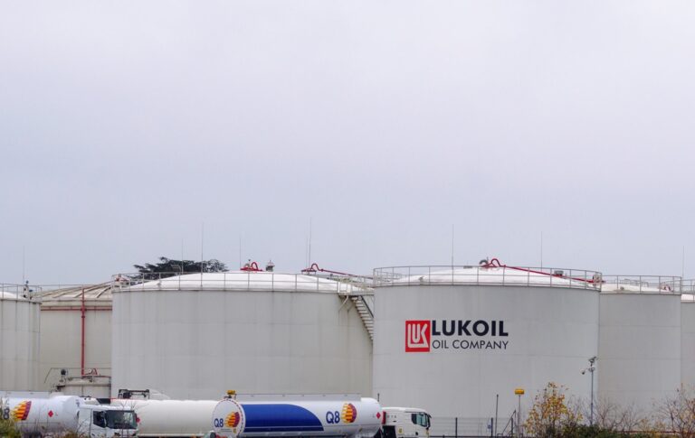 Новини бізнесу - Угорська компанія планує купити активи російського Лукойлу - ЗМІ
