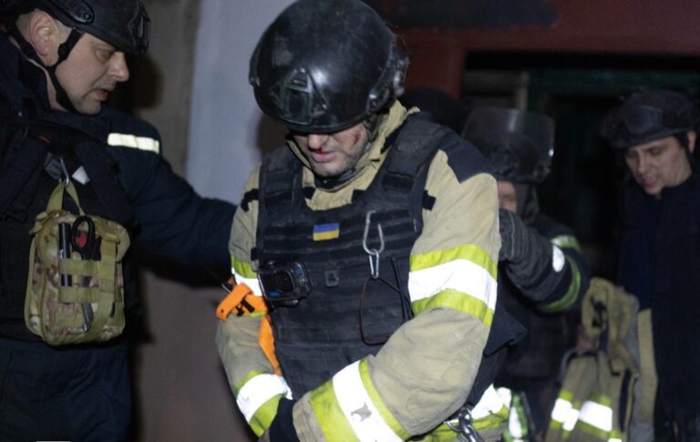 Новини України - Їхали на виклик: росіяни атакували FPV-дроном рятувальників на Донеччині