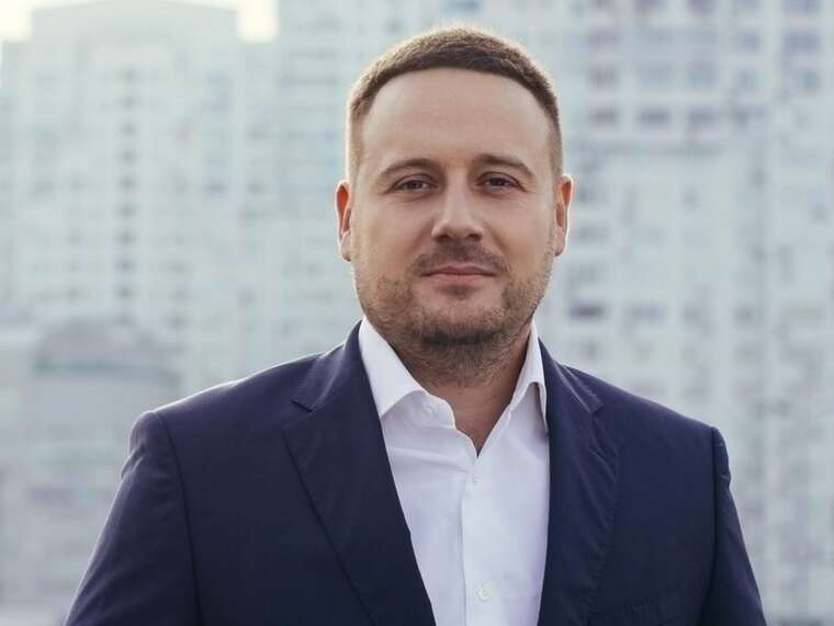 Корупція - Депутат Київради від Батьківщини Слончак активно купує нерухомість під час війни